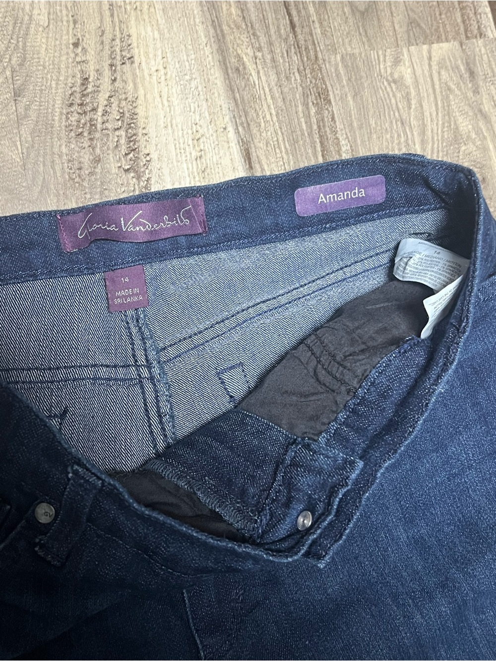 Gloria Vanderbilt Dark Blue Amanda Style Straight Leg Jeans - Picture 2 of 4